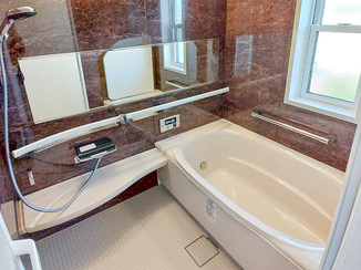 バスルームリフォーム ひろびろ快適な浴室と、レイアウト変更で使いやすくなった洗面所